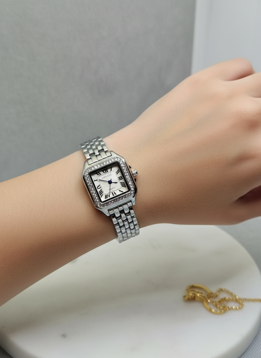 Zilver dames horloge op model