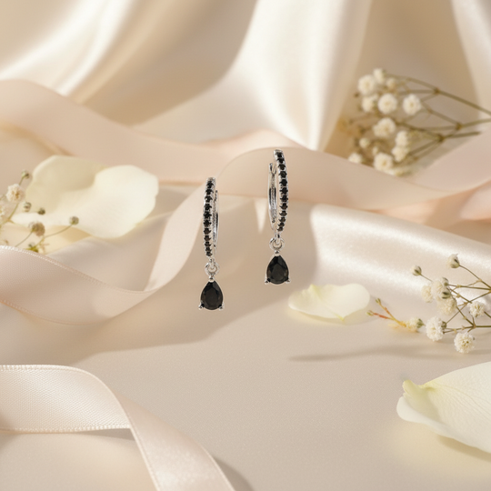 Zilver zwarte druppel met florale elementen