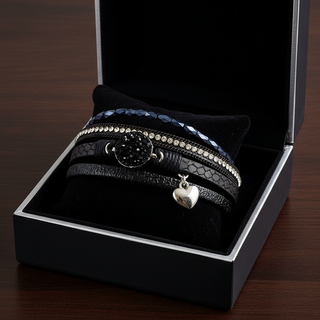 Zwarte leren wikkelarmband in luxe doos