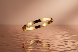 Zwevend op rose goud oppervlak