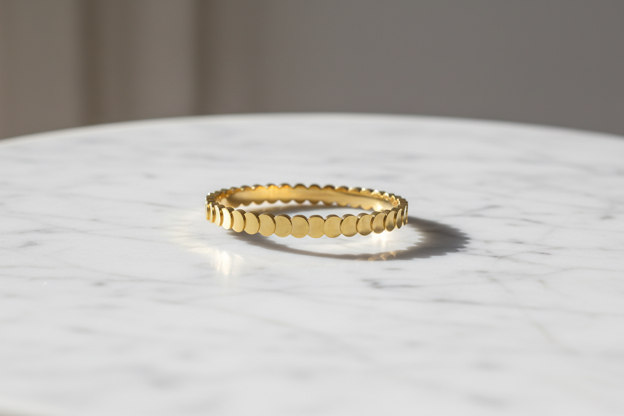 Zwevend op wit marmer