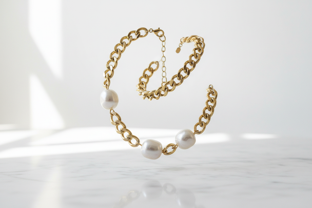 Zwevend op wit marmer